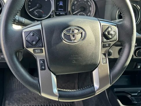 Used 2022 Toyota Tacoma SR5 image 12