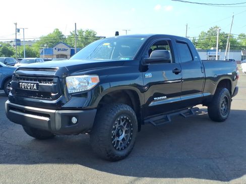 Used 2015 Toyota Tundra SR5 w/ TRD Off Road Package AWD/4WD image 8