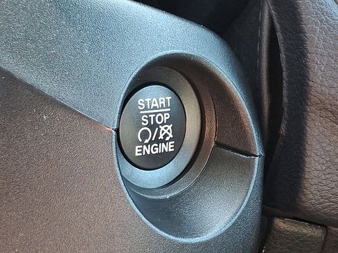 Used 2021 Jeep Compass 80th Special Edition image 23