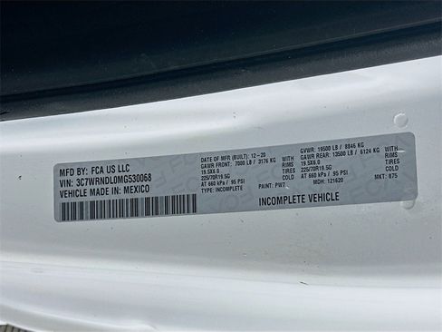 Used 2021 RAM 5500 Tradesman image 33