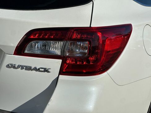Used 2019 Subaru Outback 2.5i Limited image 35