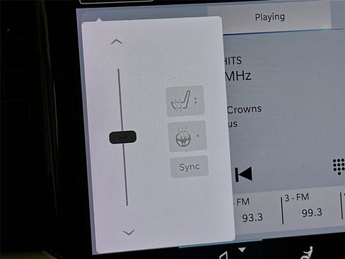 Used 2024 Chrysler Pacifica Touring-L image 16