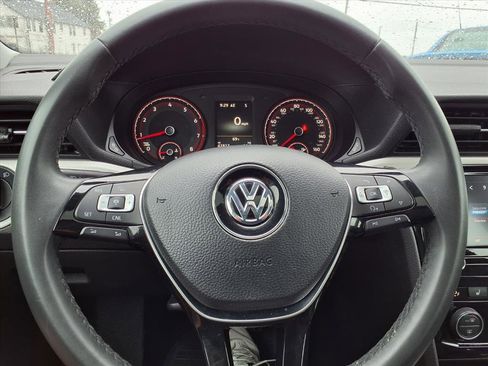 Used 2021 Volkswagen Passat 2.0T SE image 31
