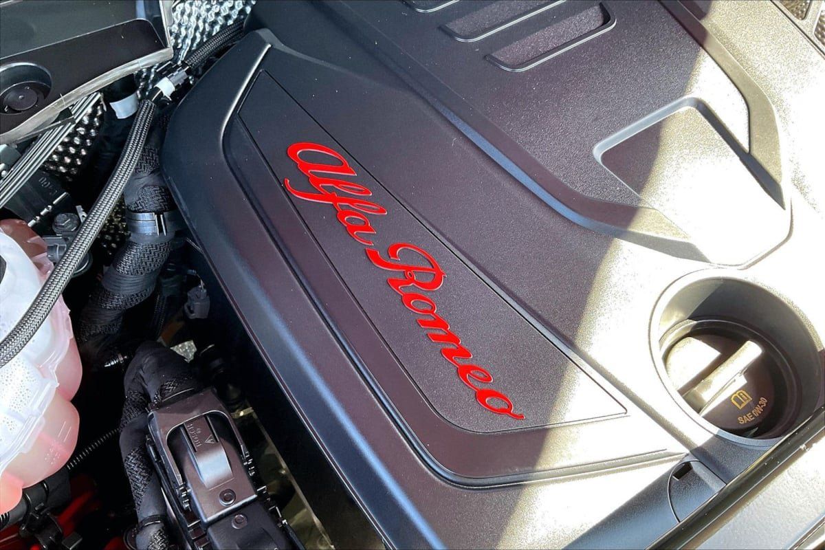 Used 2025 Alfa Romeo Stelvio Sprint AWD/4WD image 30