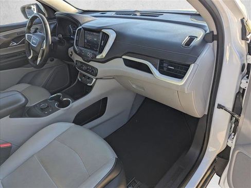 Used 2023 GMC Terrain SLT image 19