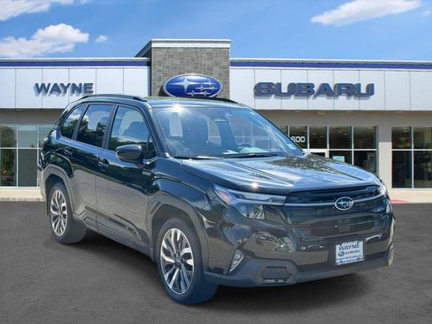 Certified 2025 Subaru Forester Touring w/ Touring Package AWD/4WD image 1