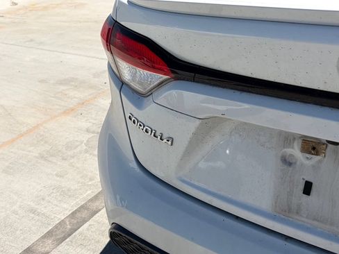 Used 2020 Toyota Corolla SE w/ SE Premium Package FWD image 5