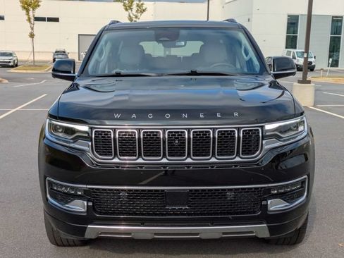 Used 2023 Jeep Wagoneer Series III w/ Premium Group I AWD/4WD image 9