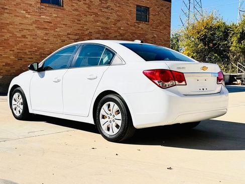 Used 2016 Chevrolet Cruze LS image 6