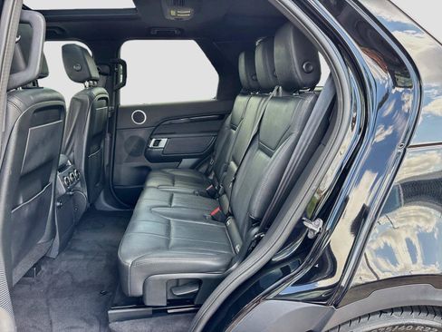 Used 2019 Land Rover Discovery SE AWD/4WD image 25