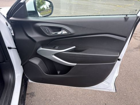 New 2026 Chevrolet Trax LS w/ LS Convenience Package FWD image 13