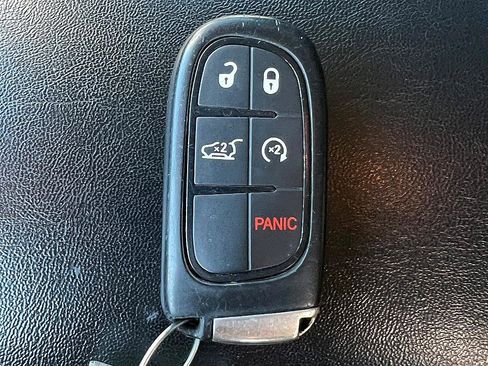 Used 2015 Jeep Cherokee Trailhawk w/ Comfort/Convenience Group image 10