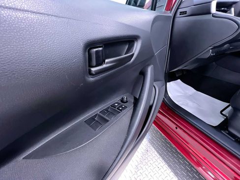 Used 2025 Toyota Corolla LE FWD image 12