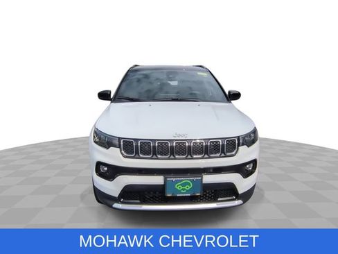 Used 2024 Jeep Compass Limited AWD/4WD image 3
