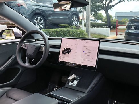 Used 2025 Tesla Model 3 Long Range RWD image 29
