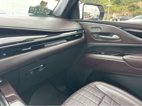 Used 2021 Cadillac Escalade ESV Premium Luxury Platinum image 6