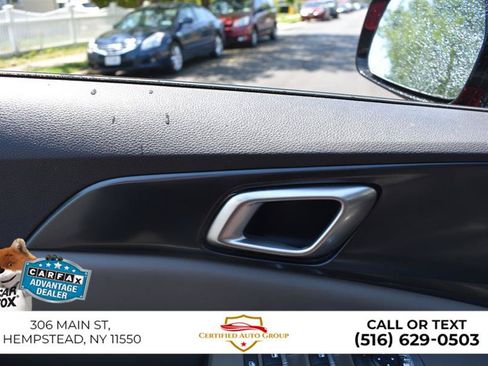 Used 2025 Kia Carnival FWD image 12