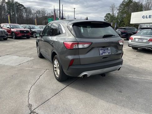 Used 2020 Ford Escape SE image 7