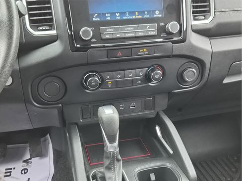 Used 2022 Nissan Frontier SV image 23