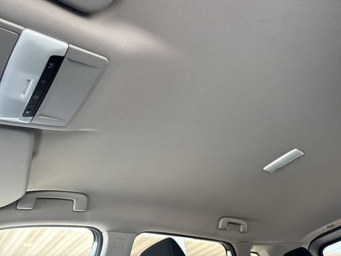 Used 2024 Nissan Rogue S FWD image 21