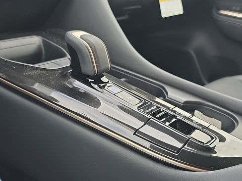 Used 2024 Toyota Crown image 19