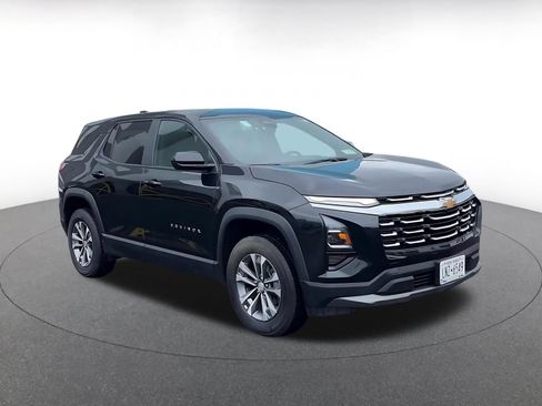 Used 2025 Chevrolet Equinox LT FWD image 3