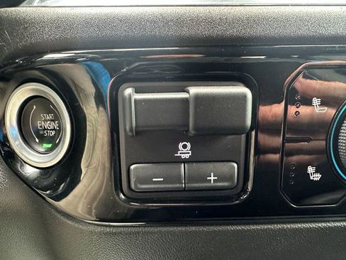 Used 2023 Chevrolet Silverado 1500 LT w/ Z71 Off-Road Package image 37