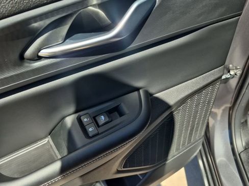 Used 2025 Jeep Grand Cherokee Altitude image 16