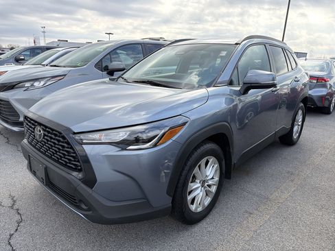 Used 2024 Toyota Corolla Cross LE image 4