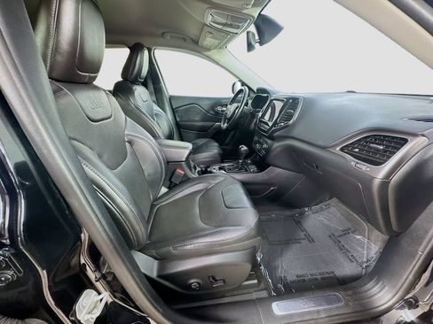 Used 2020 Jeep Cherokee Limited AWD/4WD image 34