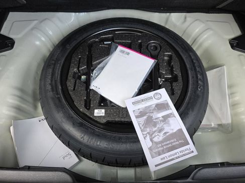 Used 2025 Kia Soul LX w/ LX Technology Package FWD image 35