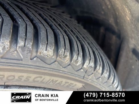 Used 2013 Dodge Challenger SXT w/ Super Sport Group image 9