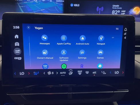 Used 2024 Lincoln Nautilus Premier w/ Equipment Group 102A image 12