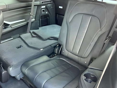 Used 2022 BMW X7 M50i AWD/4WD image 15