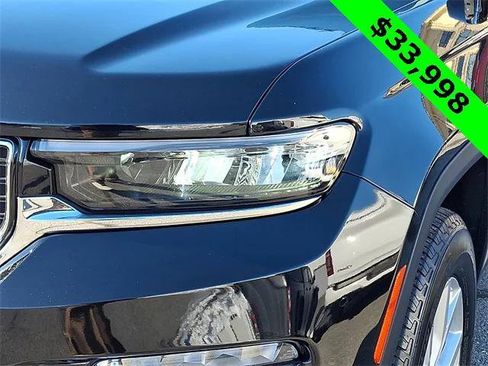 Certified 2023 Jeep Grand Cherokee Limited image 9