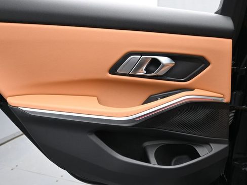 Used 2023 BMW 330i xDrive Sedan w/ Premium Package image 18