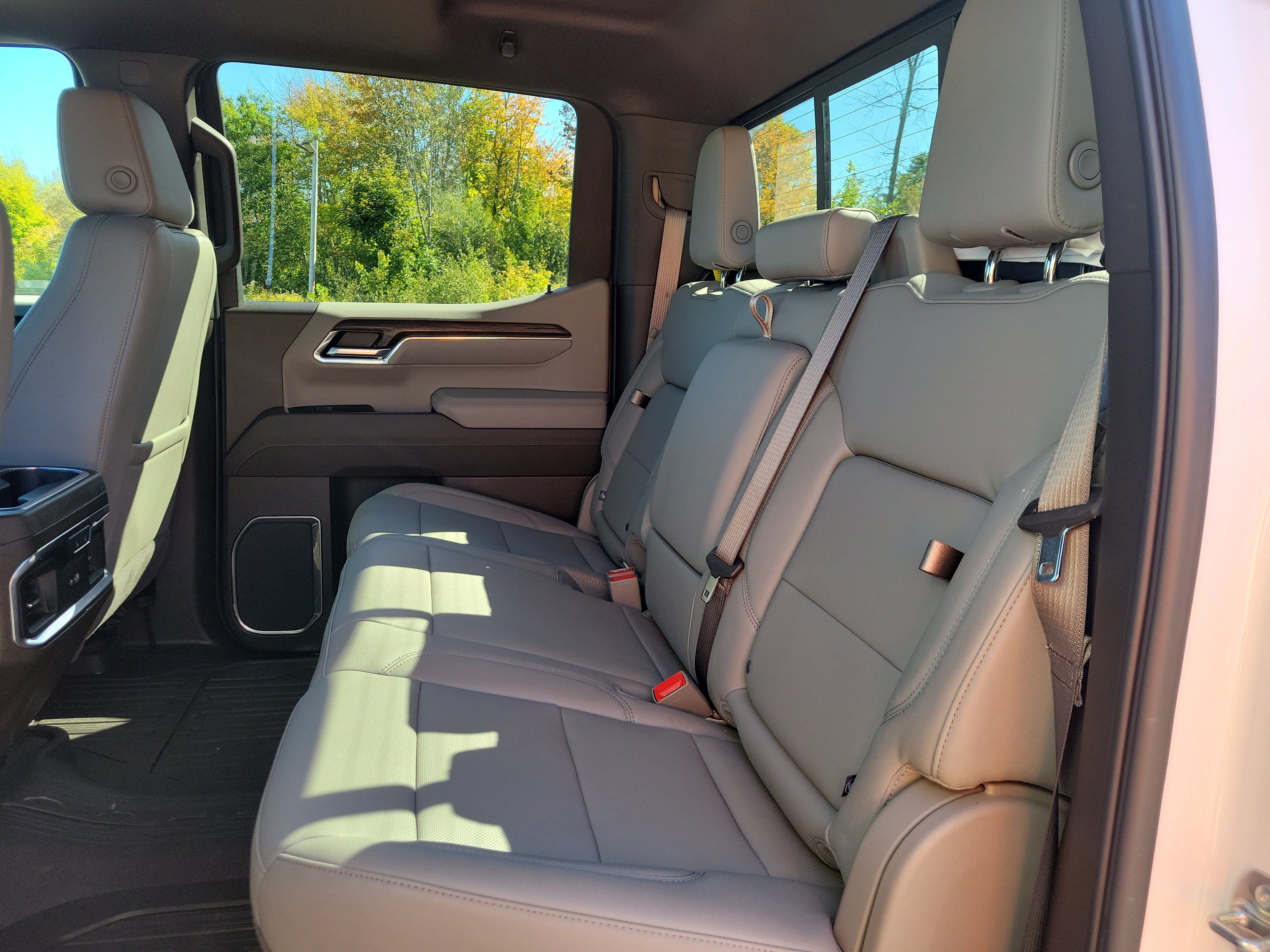 Used 2025 GMC Sierra 1500 SLT w/ SLT Premium Plus Package AWD/4WD image 16