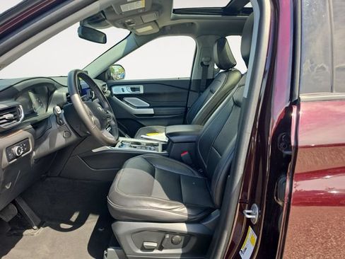 Certified 2023 Ford Explorer Limited w/ Limited Technology Package AWD/4WD image 11