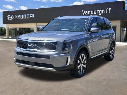 Used 2022 Kia Telluride S FWD image 2