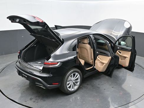 New 2025 Porsche Macan image 50
