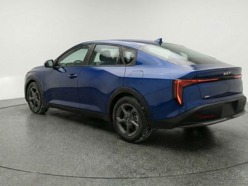 Used 2025 Kia K4 LXS image 6