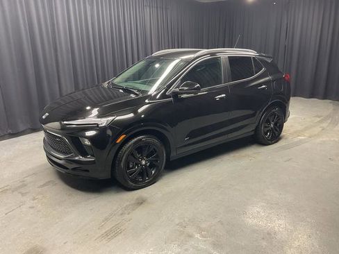 Used 2025 Buick Encore GX Sport Touring image 2