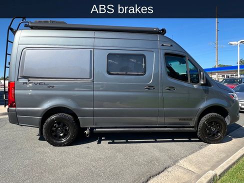 Used 2022 Mercedes-Benz Sprinter 2500 image 5