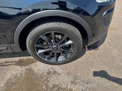 Used 2018 Ford Explorer XLT w/ Equipment Group 202A AWD/4WD image 10