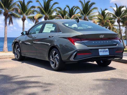 Certified 2026 Hyundai Elantra Limited FWD image 7