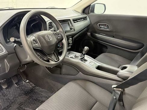 Used 2016 Honda HR-V LX image 12