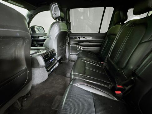 Used 2023 Jeep Wagoneer 4WD w/ HD Trailer Tow Package image 24