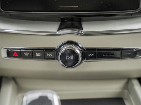 New 2026 Volvo XC60 T8 Ultra w/ Protection Package Premier image 23