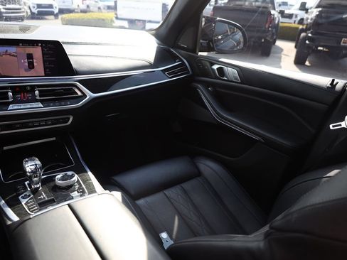 Used 2020 BMW X7 xDrive40i w/ M Sport Package AWD/4WD image 25