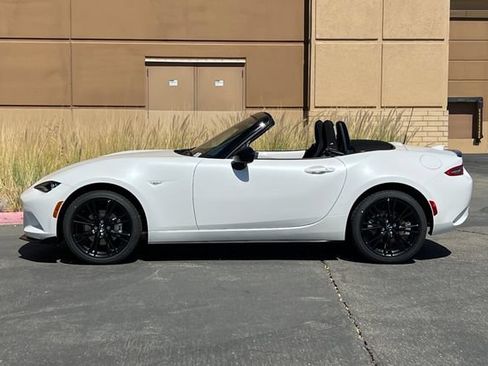 New 2026 MAZDA MX-5 Miata Club w/ Interior Package RWD image 10